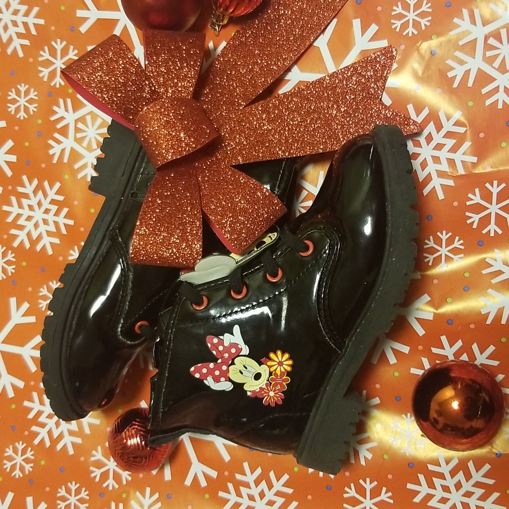 Minnie Mouse combat boots